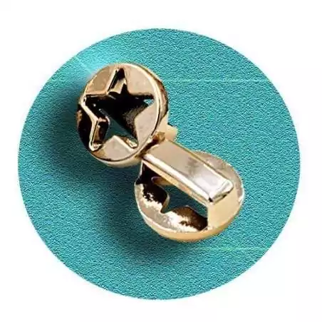 Envie de décorer vos chaussures ? Décorations étoiles dorées