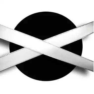 Lacets satin blanc & liseret argenté pour vos chaussures