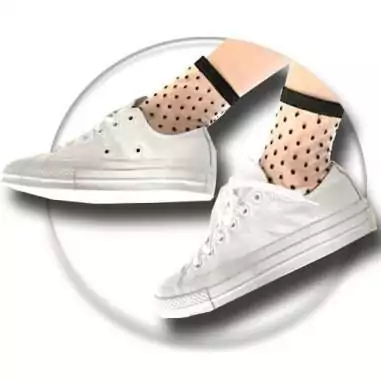 Chaussettes transparentes pois noirs pour vos jolis pieds