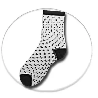 Chaussettes&nbsp;transparentes pois noirs pour vos jolis pieds