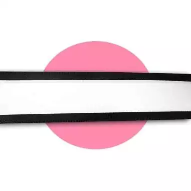 Lacets en satin large blanc gansé noir pour vos chaussures