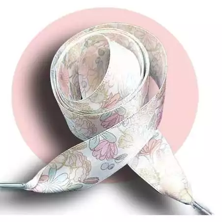 Lacets satin blanc fleurs poudrées  pour vos chaussures Lacets satin blanc fleurs poudrées  pour vos chaussures