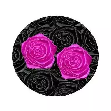 Envie de décorer vos chaussures ? Décorations Roses magenta