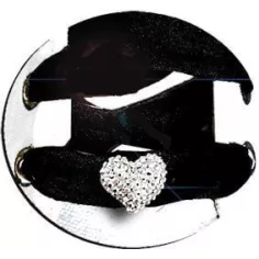 Envie de décorer vos chaussures ? Décorations coeurs…