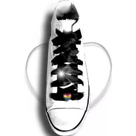 Envie de décorer vos chaussures ? Décorations coeurs arc-en-ciel