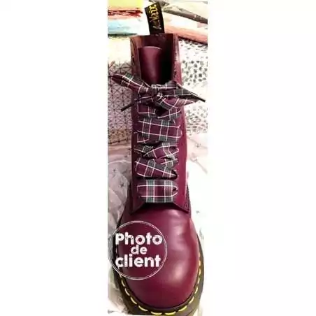 Lacets carreaux écossais bordeaux pour vos chaussures