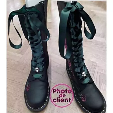 Lacets larges en satin vert anglais pour vos chaussures Lacets larges en satin vert anglais pour vos chaussures