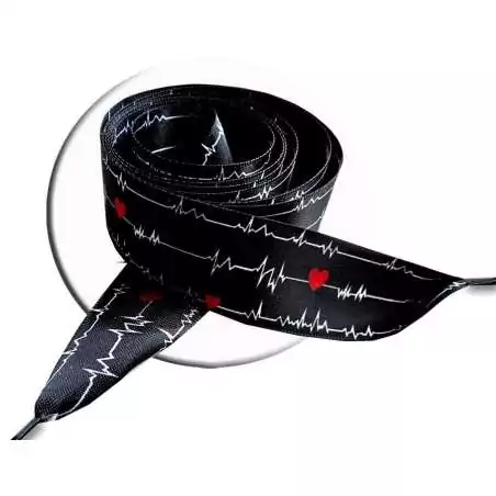 Lacets satin large noir diagramme coeurs pour vos chaussures Lacets satin large noir diagramme coeurs pour vos chaussures
