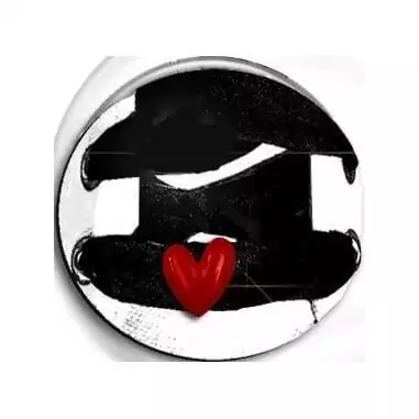 Envie de décorer vos chaussures ? Décorations coeurs rouges