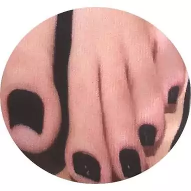 Socquettes tongs noires pour vos jolis pieds