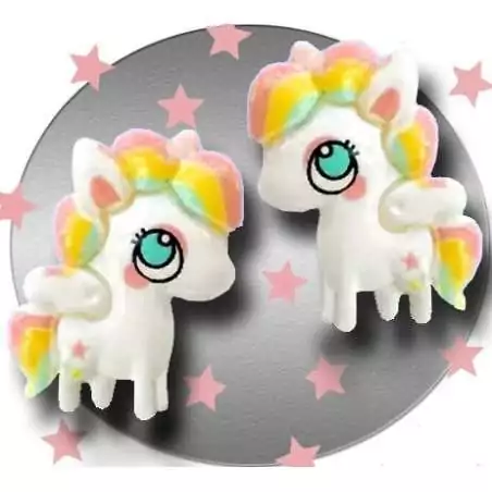 Envie de décorer vos chaussures ? Décorations licornes multicolores Envie de décorer vos chaussures ? Décorations licornes multicolores