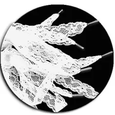 Lacets en dentelle blanche pour vos chaussures