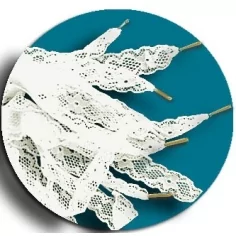 Lacets en dentelle blanc cassé pour vos chaussures