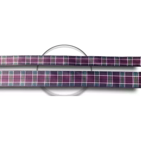 Lacets écossais carreaux rouges en vente en boutique en…