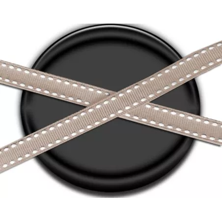 Lacets beiges blancs à surpiqures fantaisie en vente en…