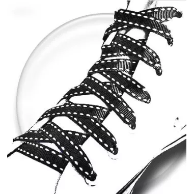Lacets noirs blancs à surpiqures fantaisie en vente en…