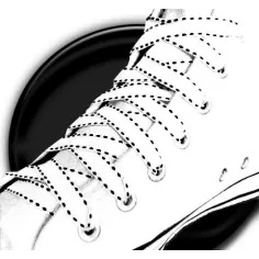 Lacets blancs surpiqués de noir pour vos chaussures