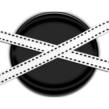 Lacets blancs surpiqués de noir pour vos chaussures