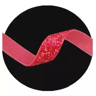 Lacets en velours rouge pailleté. pour vos chaussures