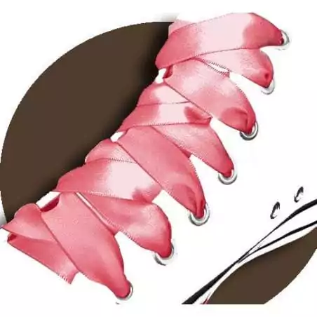 Lacets en satin saumon. pour vos chaussures Lacets en satin saumon. pour vos chaussures
