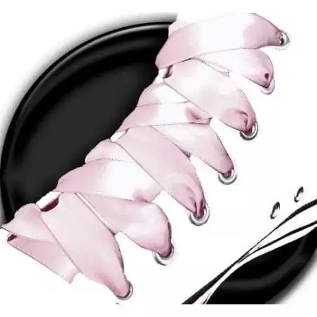 Lacets soyeux en satin rose pâle. pour vos chaussures Lacets soyeux en satin rose pâle. pour vos chaussures