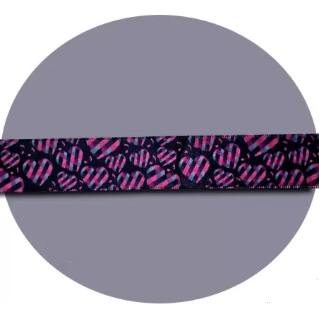 Lacets satin&nbsp;noir coeurs&nbsp;à carreaux roses pour vos…