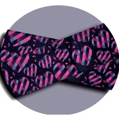 Lacets satin&nbsp;noir coeurs&nbsp;à carreaux roses pour vos…