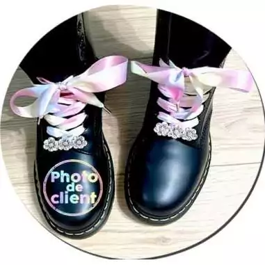 Envie de décorer vos chaussures ? Décorations barre fleurs argentées