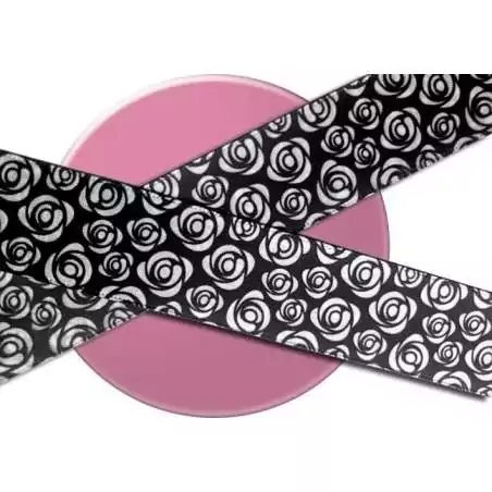 Lacets satin fleuri type Liberty noir & blanc pour vos chaussures Lacets satin fleuri type Liberty noir & blanc pour vos chaussures