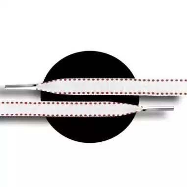 Lacets blancs surpiqués de rouge pour vos chaussures