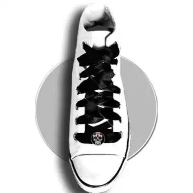 Envie de décorer vos chaussures ? Décorations noires calaveras colorés