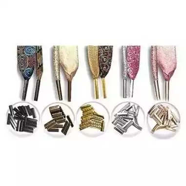 Lacets plats blancs liseret doré pour vos chaussures