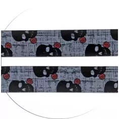 Lacets satin large gris à crânes noirs pour vos chaussures 2